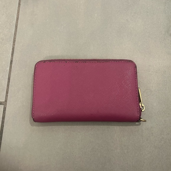 Michael Kors Essentially Zip Wallet Wristlet - Picture 2 of 4